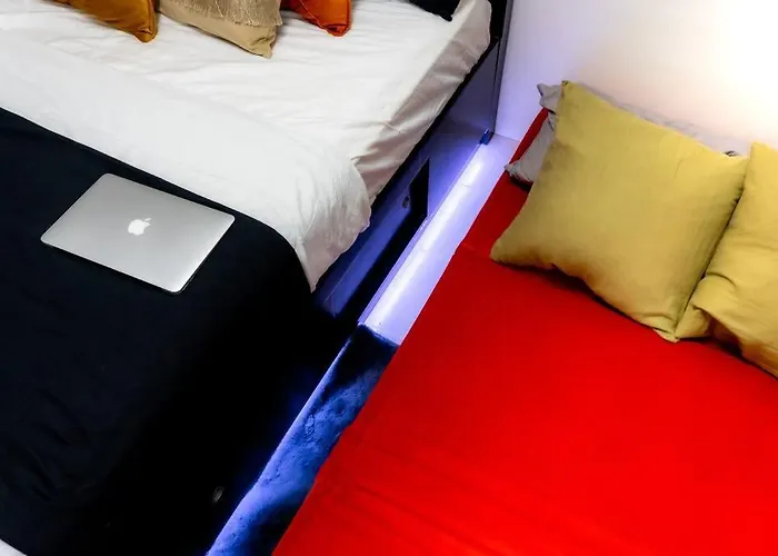 Luxury In Pasig Fastwifipoolsmartlock * Manila
